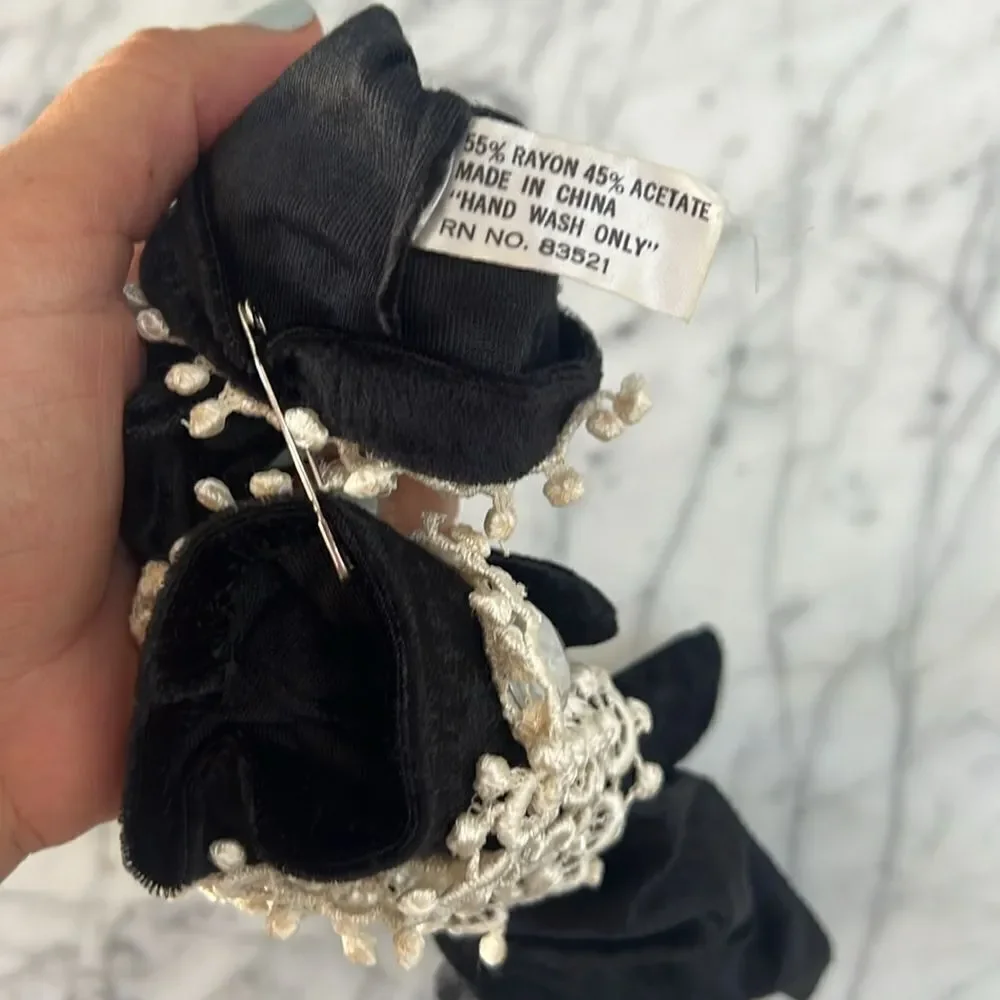 Fancy Gloves with attached bracelet and Ring Womens Gloves